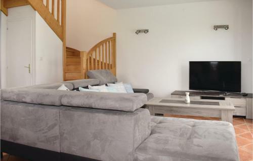 Four-bedroom Holiday Home In Plouezec