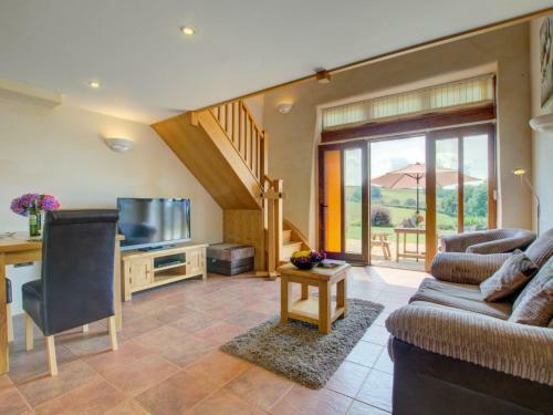 Beautiful Apartment In Tiverton With Jacuzzi