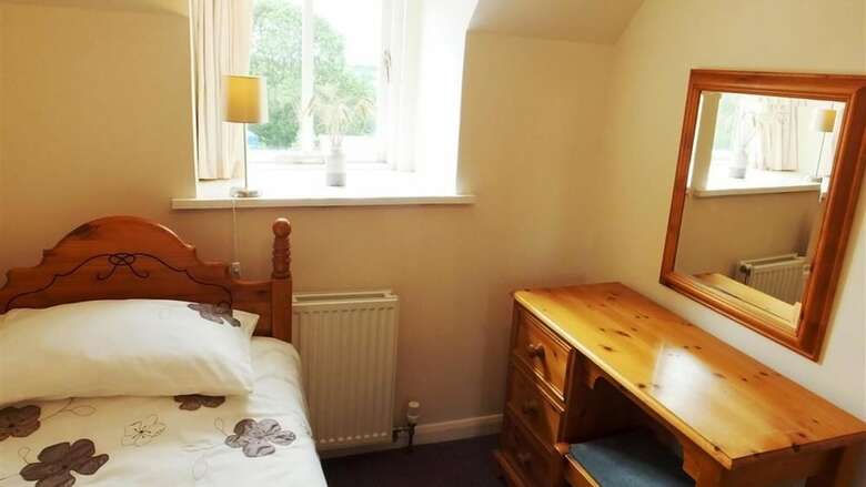 Cosheston Apartments 5