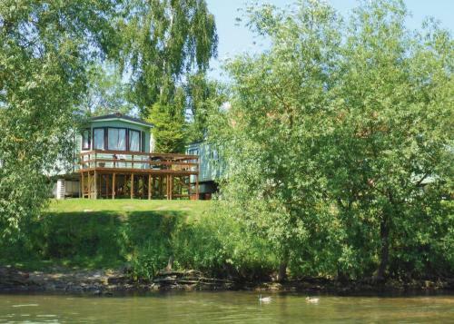 Weir Country Park