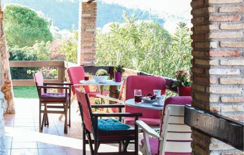 Four-bedroom Holiday Home In Alepochori