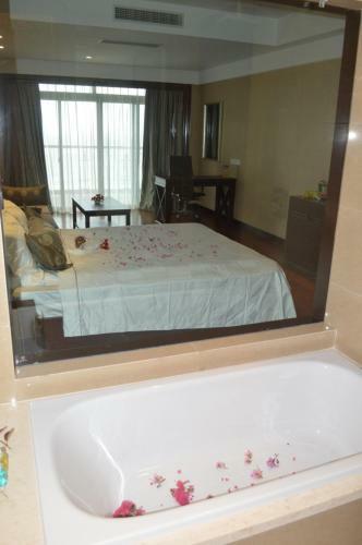 Lao Cuo Zhai Ren Apartment