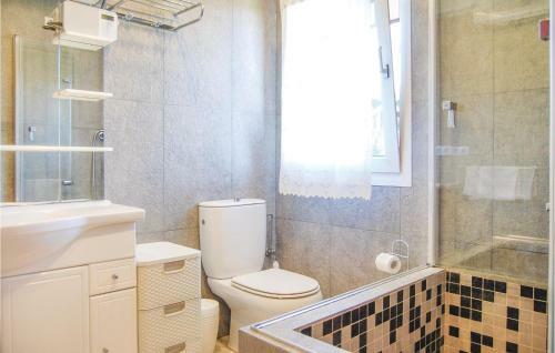 Three-bedroom Holiday Home In Antromero