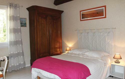 Three-bedroom Holiday Home In Eyguians