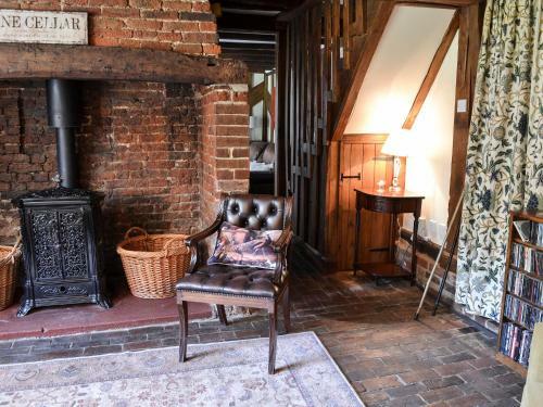 How Wood Cottage
