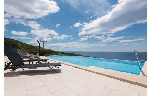 Two-bedroom Holiday Home In Mokalo