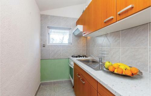 Three-bedroom Holiday Home In Garica