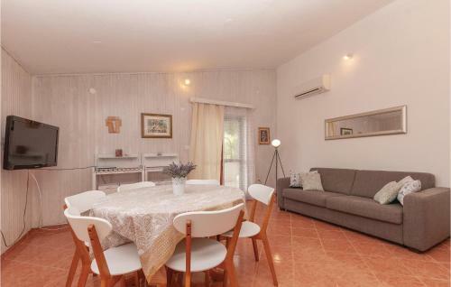 Holiday Home Mravnica 09