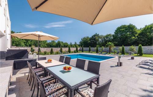 Five-bedroom Holiday Home In Nedescina