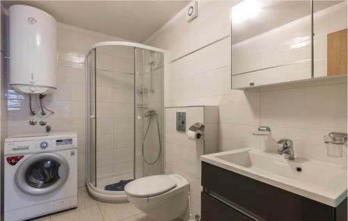 Four-bedroom Holiday Home In Novigrad