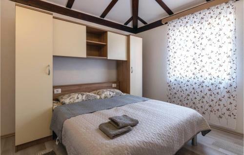 Four-bedroom Holiday Home In Novigrad