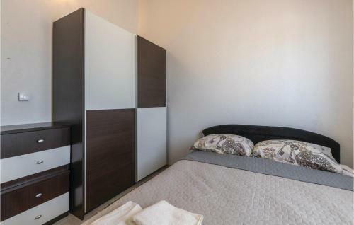 Four-bedroom Holiday Home In Novigrad