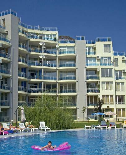 Pmg Apartments In Oasis Complex