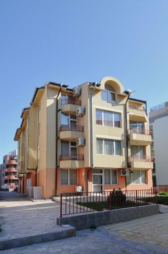 Pmg Apartments In Panorama Krim Beach Complex