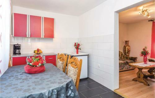 Three-bedroom Holiday Home In Severin Na Kupi