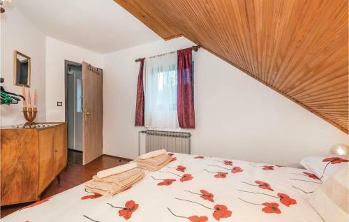 Four-bedroom Holiday Home In Plaski