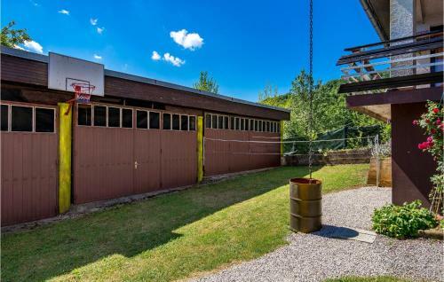 Four-bedroom Holiday Home In Plaski