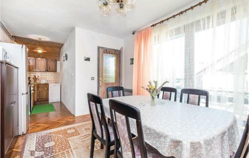 Four-bedroom Holiday Home In Plaski