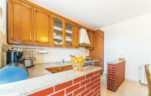 Four-bedroom Holiday Home In Benkovac
