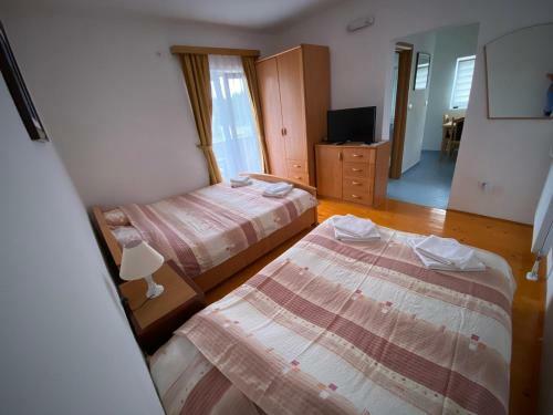 Apartments Popovi?