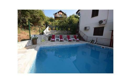 Four-bedroom Holiday Home In Igalo