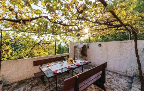 Four-bedroom Holiday Home In Igalo