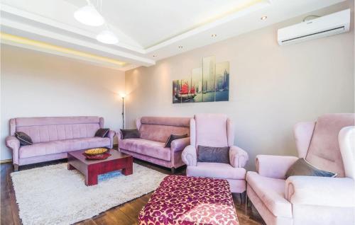 Three-bedroom Holiday Home In Igalo