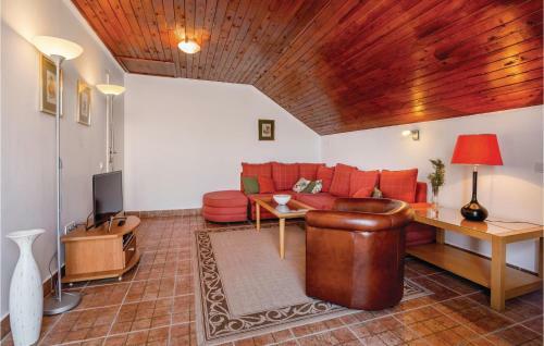Two-bedroom Holiday Home In Njivice