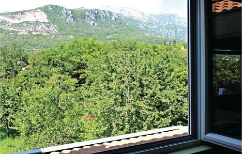 Six-bedroom Holiday Home In Herceg Novi