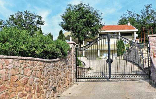 Six-bedroom Holiday Home In Herceg Novi