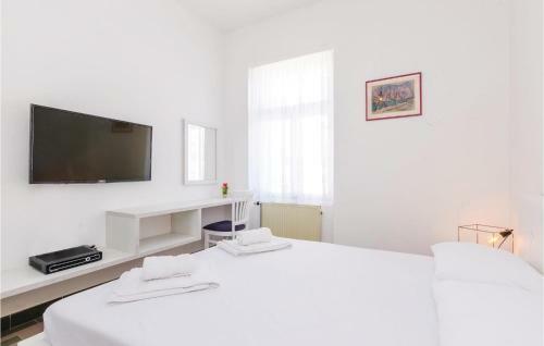 Three-bedroom Holiday Home In Herceg Novi