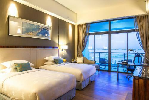 Forest City Marina Hotel
