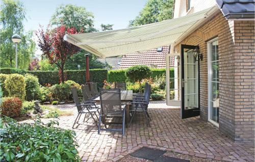 Six-bedroom Holiday Home In Lunteren