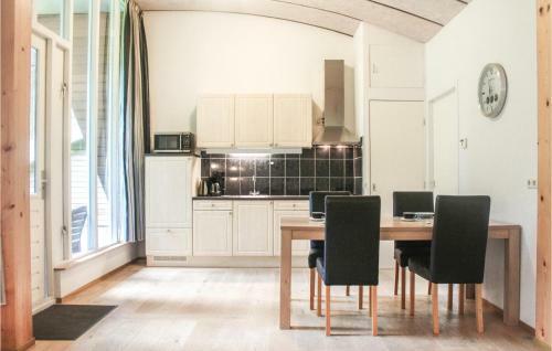 Two-bedroom Holiday Home In Vledder