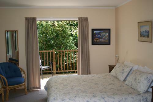 Mahana Lodge Boutique Bed & Breakfast