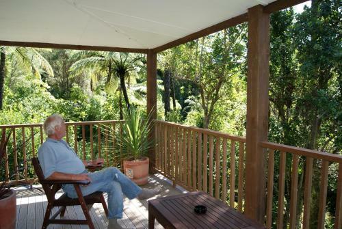Mahana Lodge Boutique Bed & Breakfast