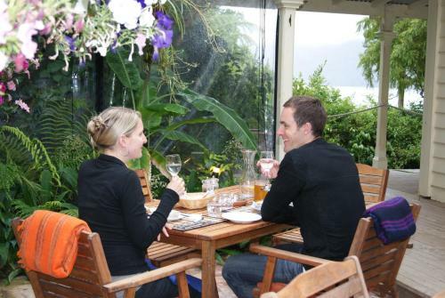 Mahana Lodge Boutique Bed & Breakfast