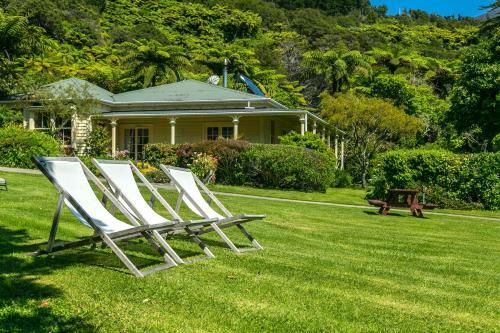 Mahana Lodge Boutique Bed & Breakfast