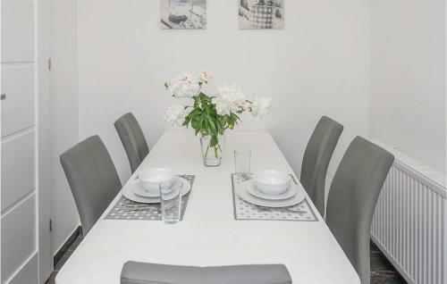 Two-bedroom Holiday Home In Ustka