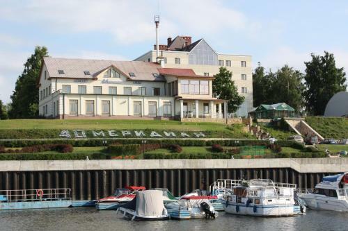 Hotel 40th Meridian Yacht Club