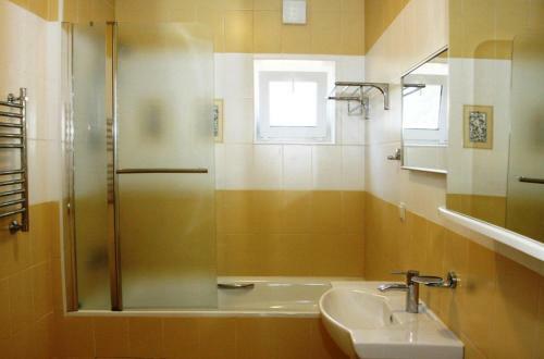 Motel A-108