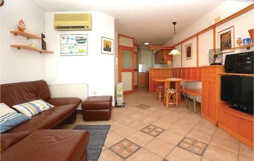 Two-bedroom Apartment In Piran