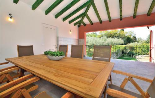 Three-bedroom Apartment In Portoroz