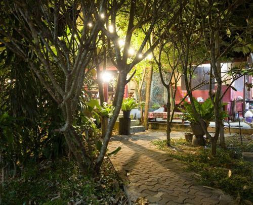 Hotel Baan Ruen Rim Nam