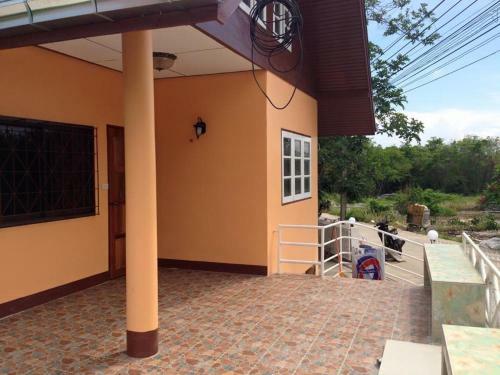 Hostal Plaifah Bungalow Koh Sichang