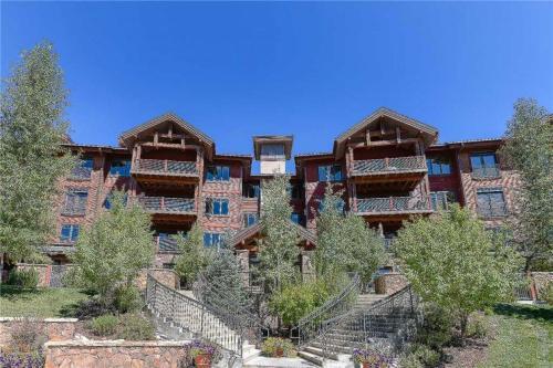 5208 Emerald Lodge, Trappeur's Crossing