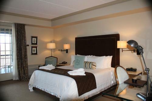 Diamond Mills Hotel & Tavern