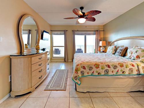 Apartamento 4400 Gulf Blvd Condo Unit 406