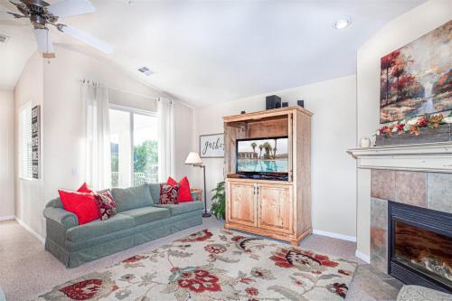 1714 Lp Elevator Access, Pack N` Play, High Chair, Stroller, Games, Pool Views And More