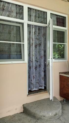 Hostal Tikhanya Gavan Guest House